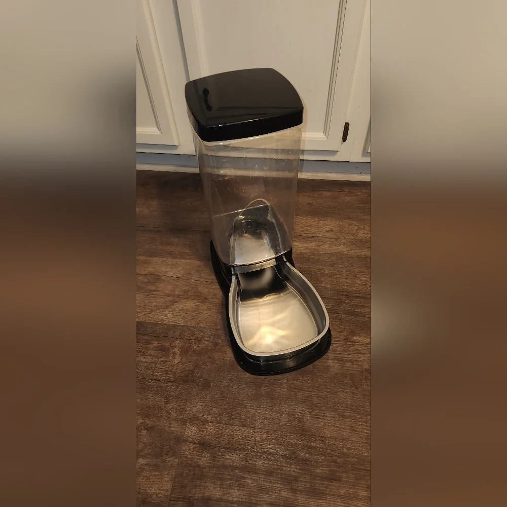 2.5 gallon gravity dog waterer